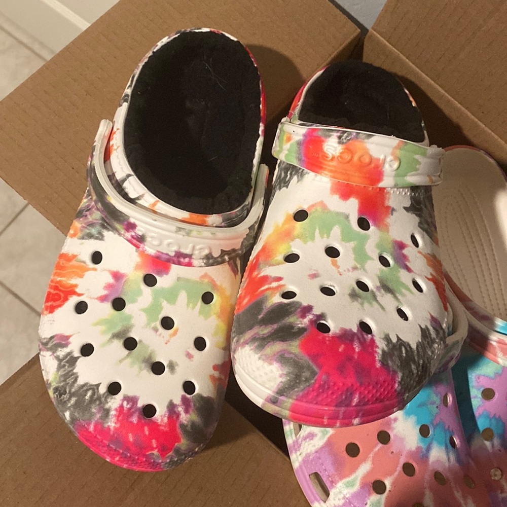 Tie die fleece lined crocks